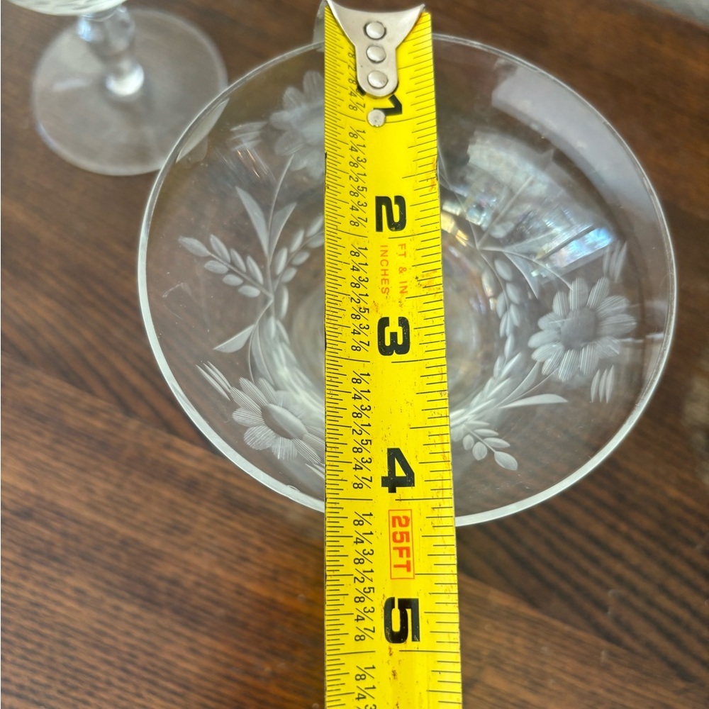 1930-1950s Clear Glass Etched Wine Glasses Set - Picture 9 of 9